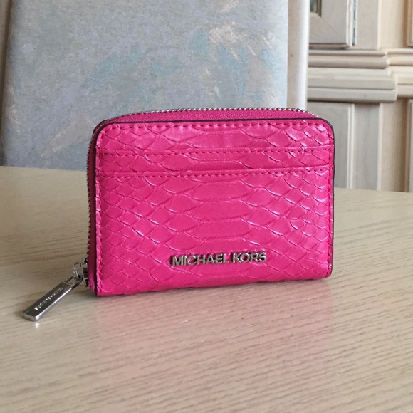Michael Kors Electric Pink Card Case - Picture 1 of 8